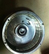 永磁无刷电机中瓦形和矩形磁钢各有什么优劣跟不同点呢？